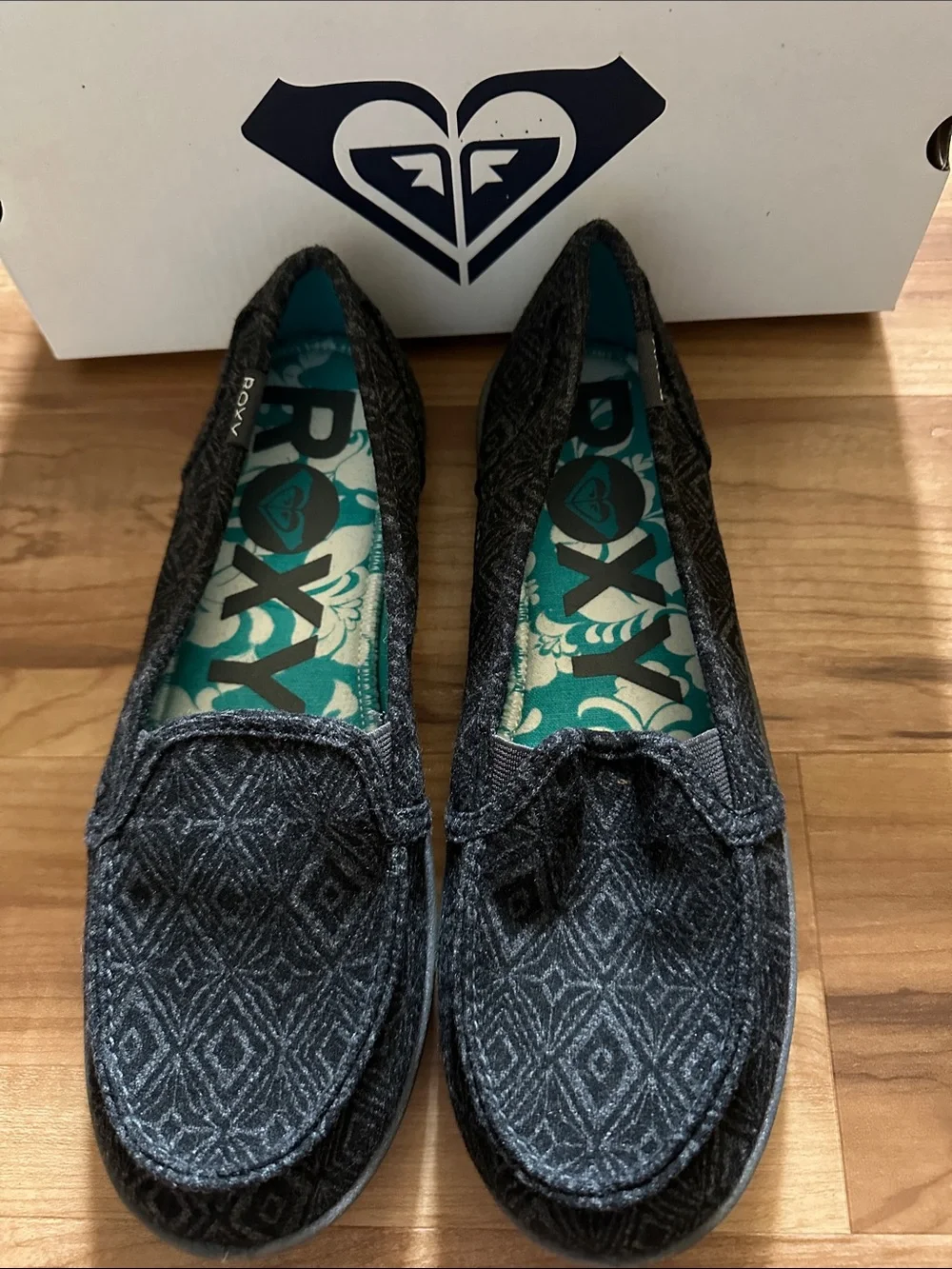 Roxy Women's Black Geometric Slip-On Loafers